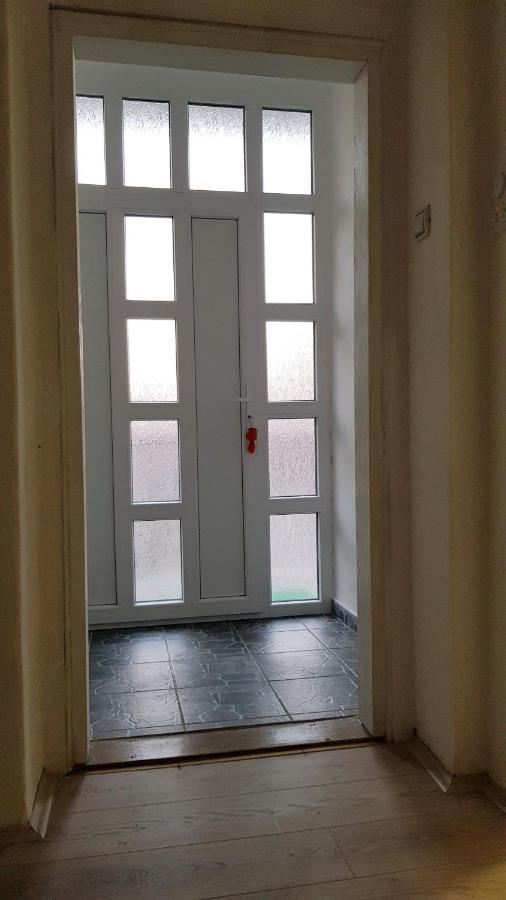Citys Appartement Apatin Buitenkant foto