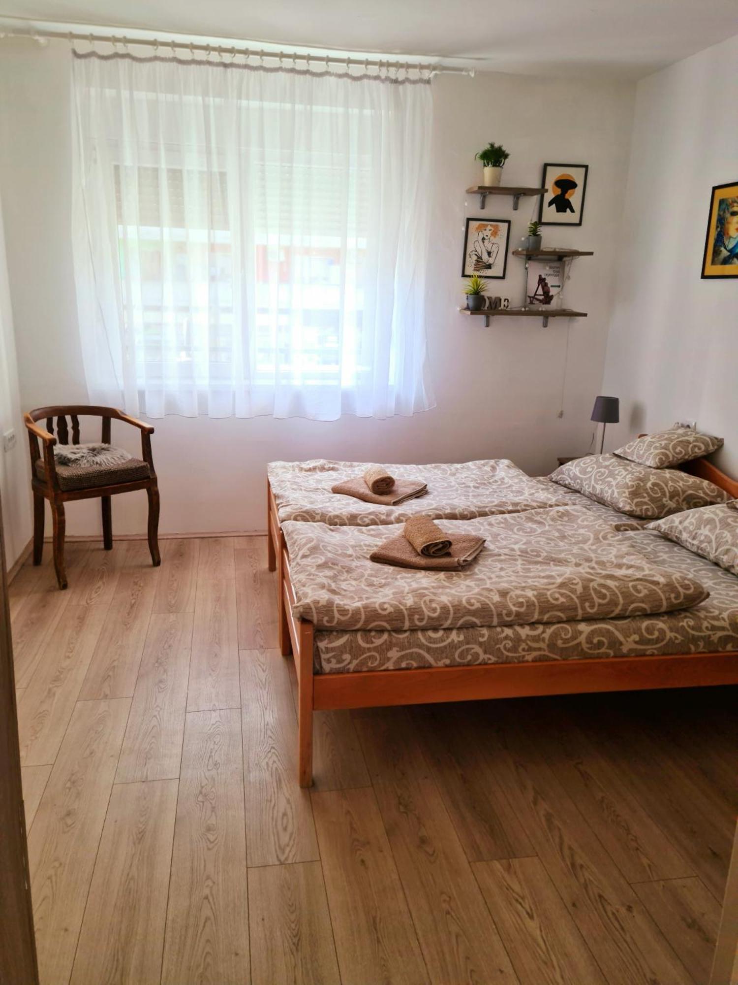 Citys Appartement Apatin Buitenkant foto
